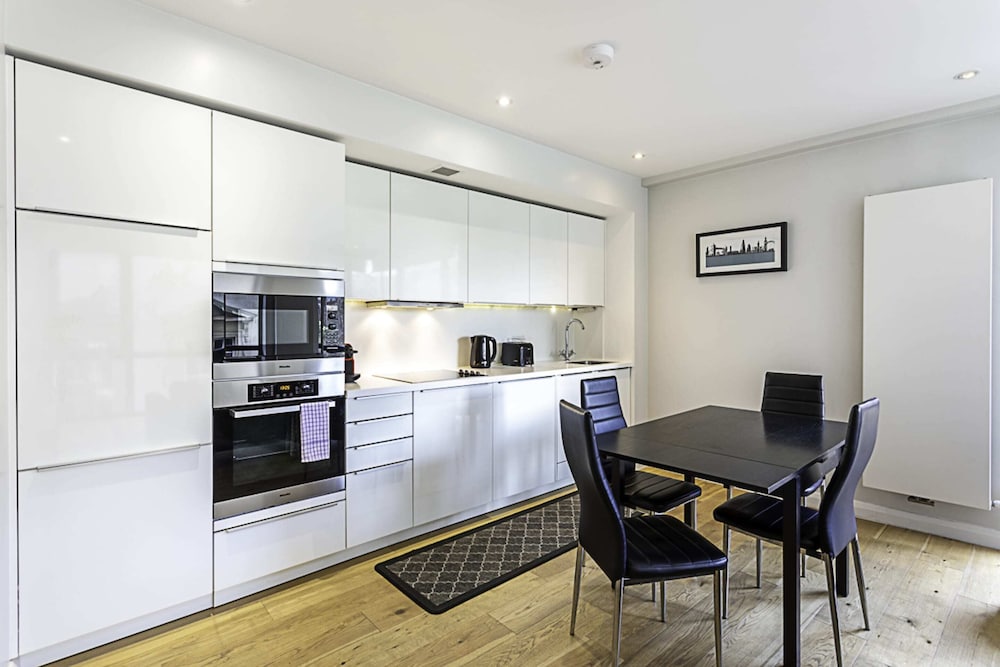 Wonderful Holborn Apartment