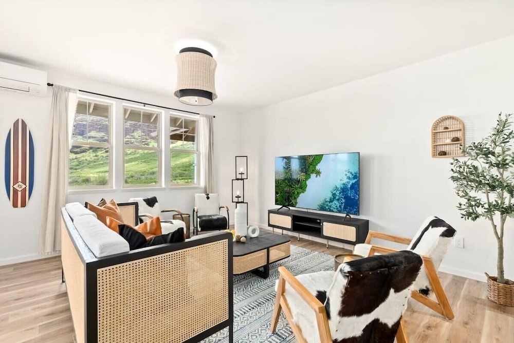 @ Marbella Lane - Mesmerizing Ocean + MT Views