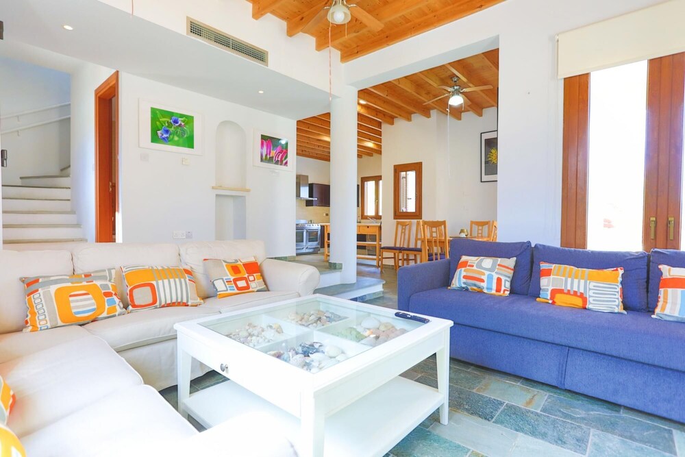 Villa Wild Flower in Goudi