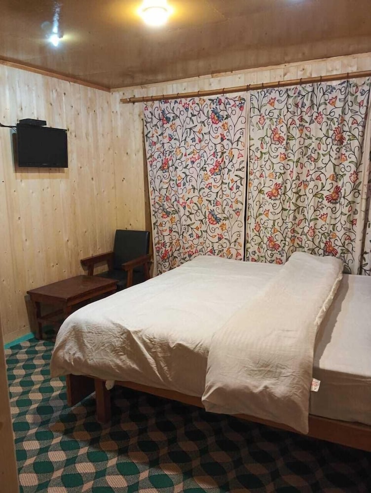 Hotel Bright Palace