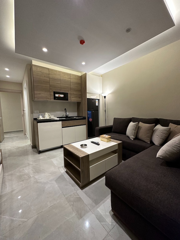 Charming Amman Apartment With Modern Ameniti
