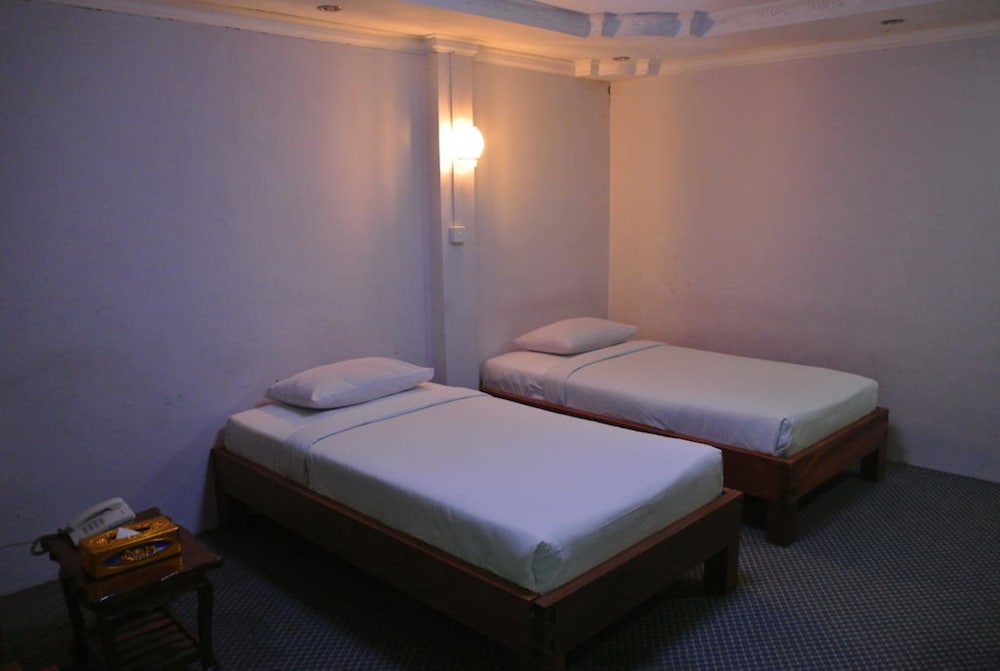 Yaewaddy Motel