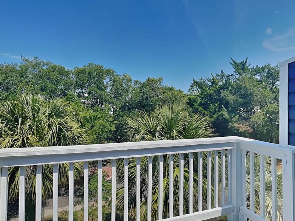 Sea Walk Cottage by Tybee Vacation Rentals