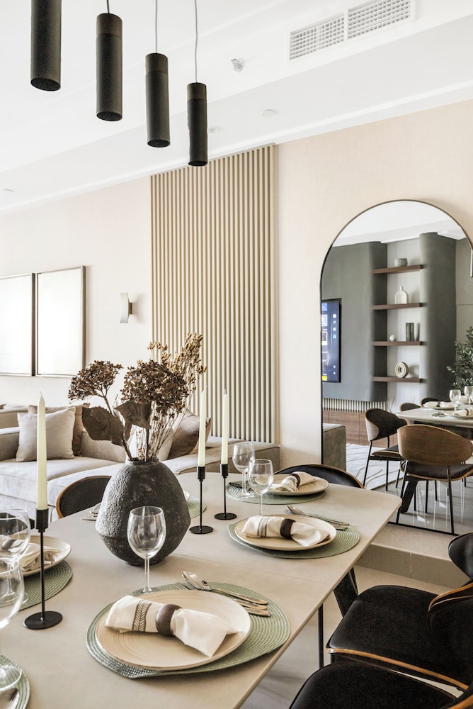 Roomszy Residences - Opera Grand