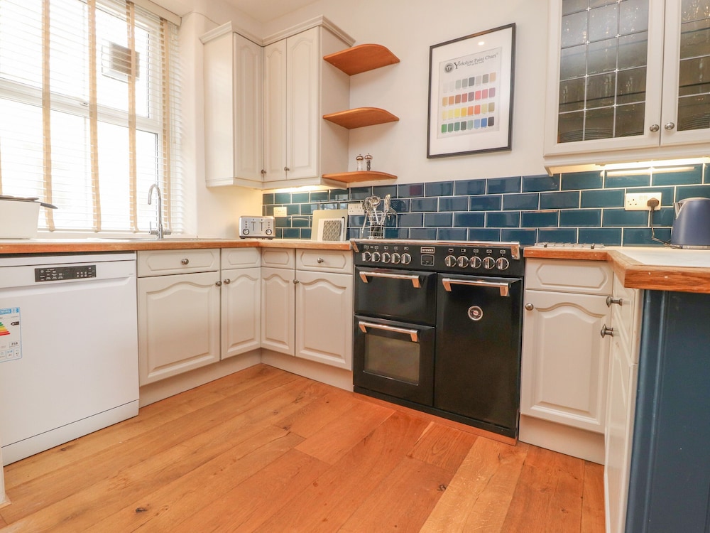 Castlewood Cottage