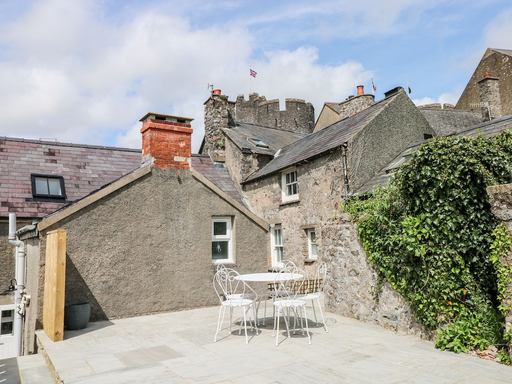 10 Westgate Hill