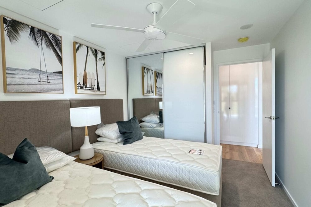 Beautiful 2BR Near the Beach With Pool & Parking!