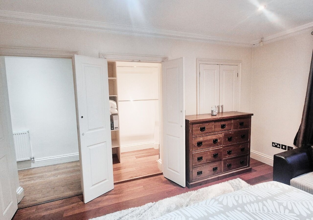 Luxurious & Spacious 2BR