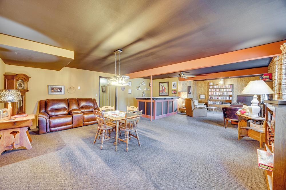 5 Mi to Castlewood Canyon: 'grandma's House'