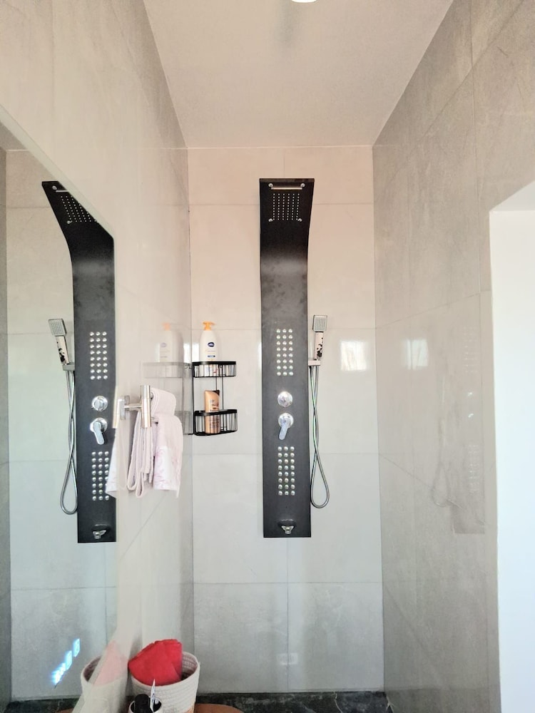 Tia Vahine - Boutique Hôtel Ivato