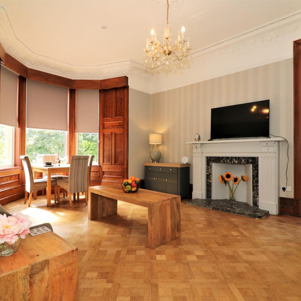 Linden House Flat 1 - Airdrie view 2