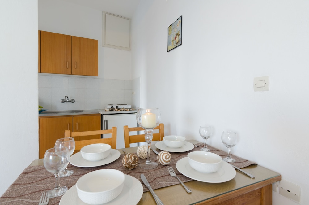 Aglaia Apartments & Studios