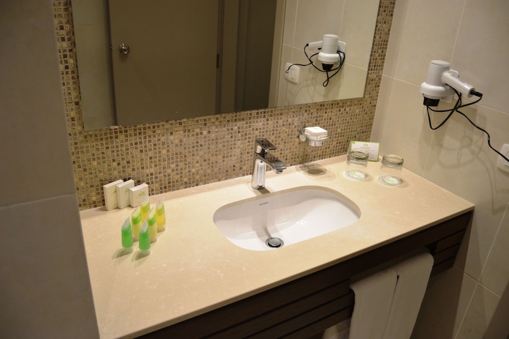 Country Lodge Hotel & Resort