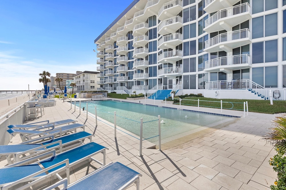 Surfside Club 503