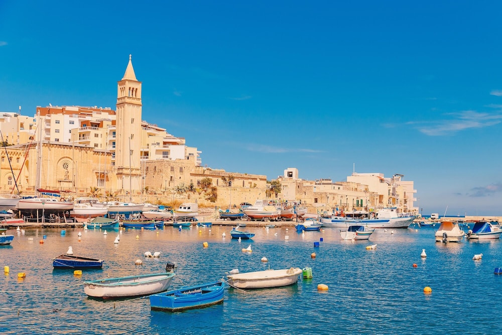 Exceptional Sunlit Apart Marsaskala Bay