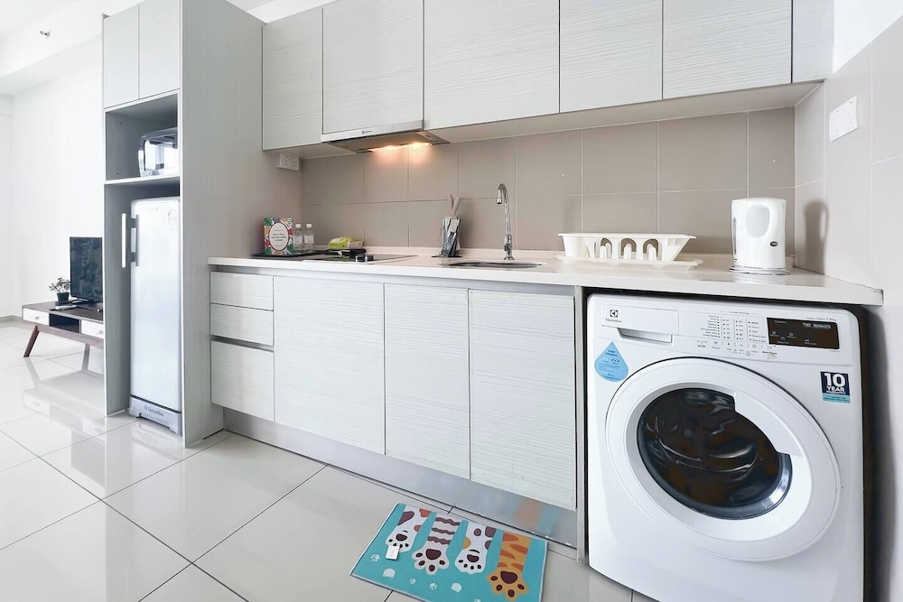 ICity Luxury Condo by Smarthome