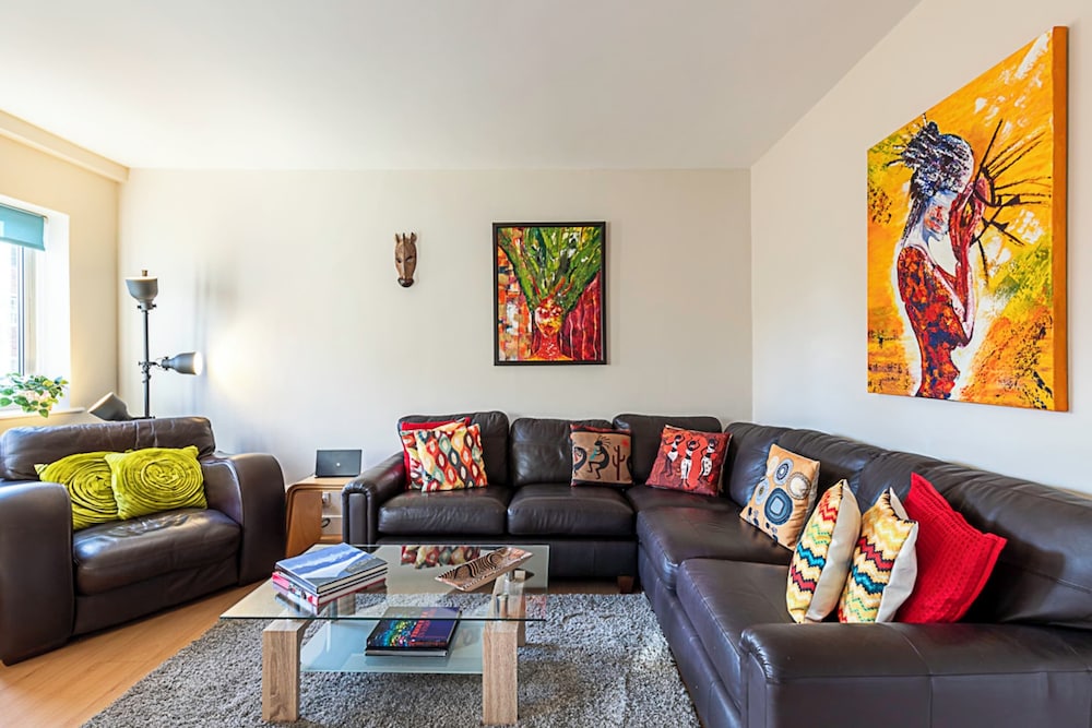 Beautiful Two Bedroom Abode Near Baker Street