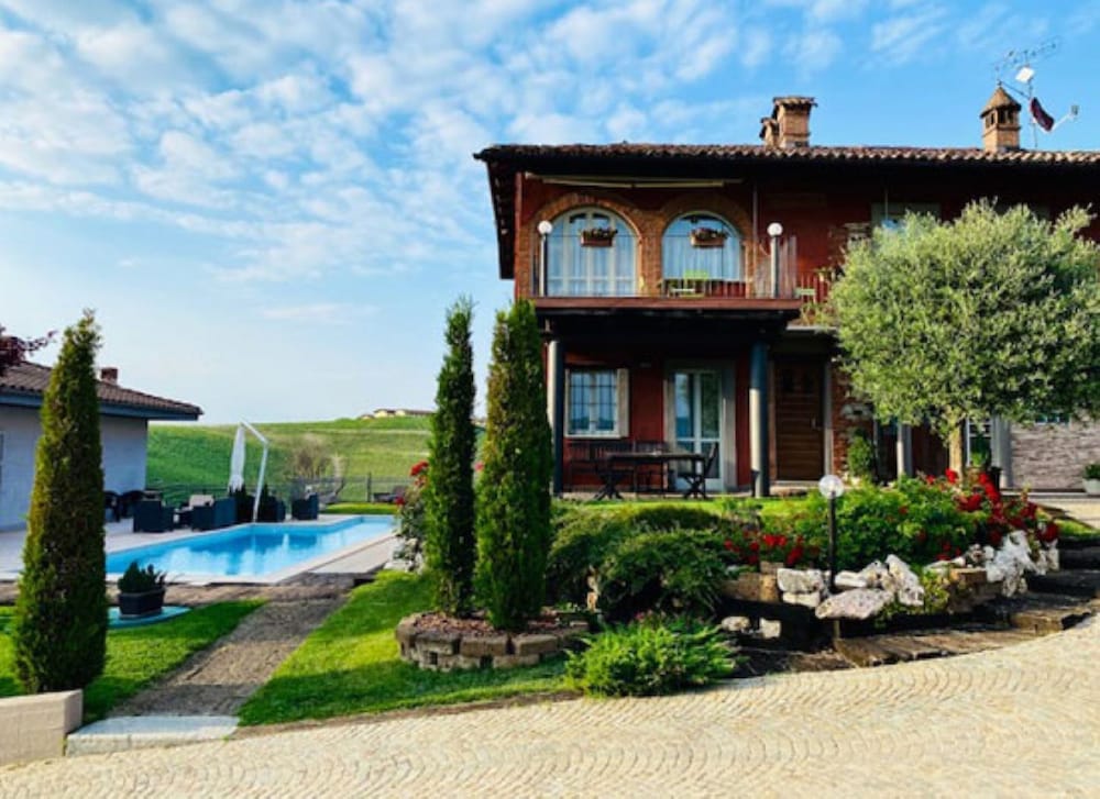 Red Wine - Guest House view 2