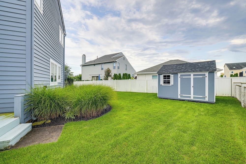1 Block to Inlet Beach: Brigantine Family Home