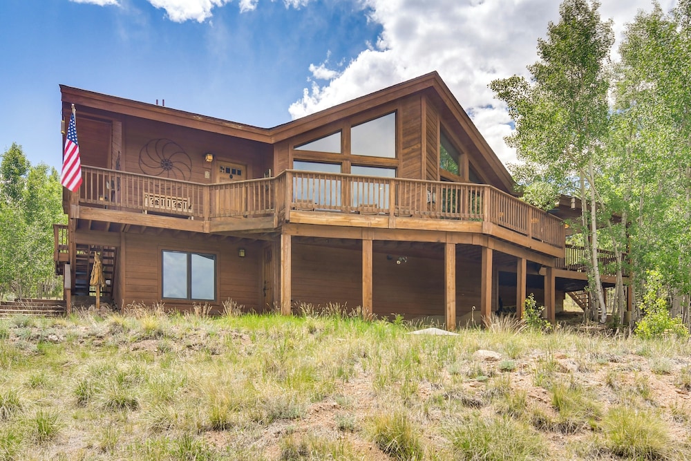 Private 5 Acres w/ Mtn Views: Park County Cabin!