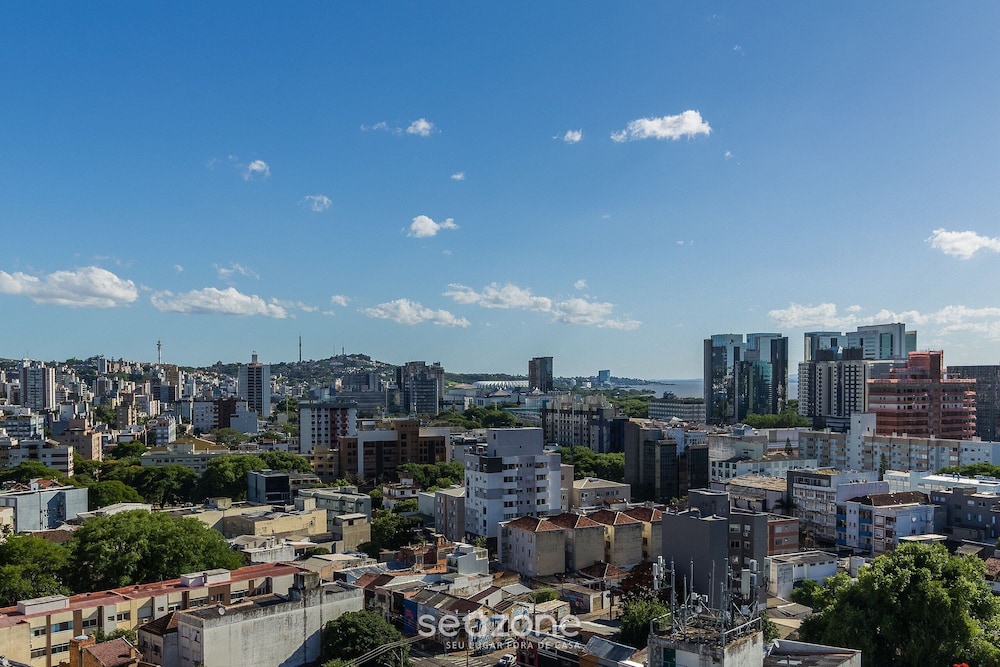 Condominium w/ Complete Leisure Facilities and Unbeatable Location in POA - Bles