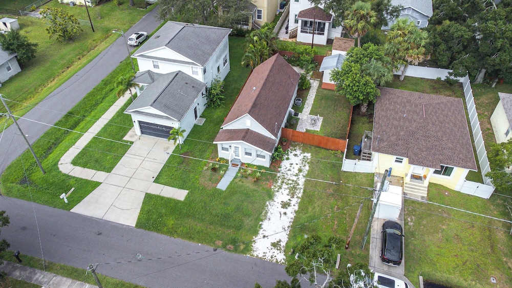 Barefoot Bungalow For 4