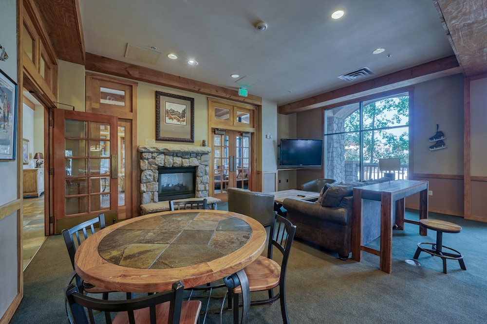 Buffalo Lodge 3 Bed 3 Bath