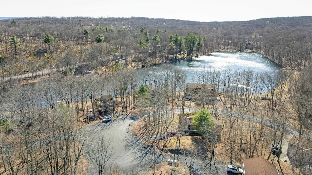 Pirate-themed Lakefront Home w/ Kayaks, Game Room, Views & Hidden Treasure Hunt
