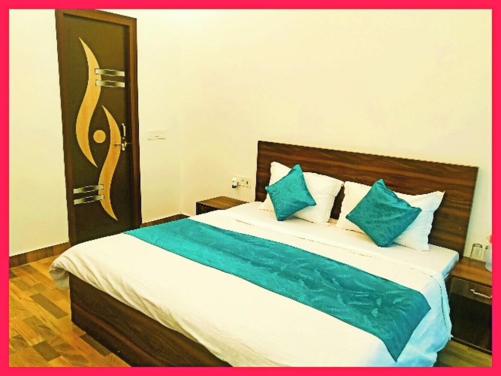 Hotel The NV Grand Palace Vrindavan