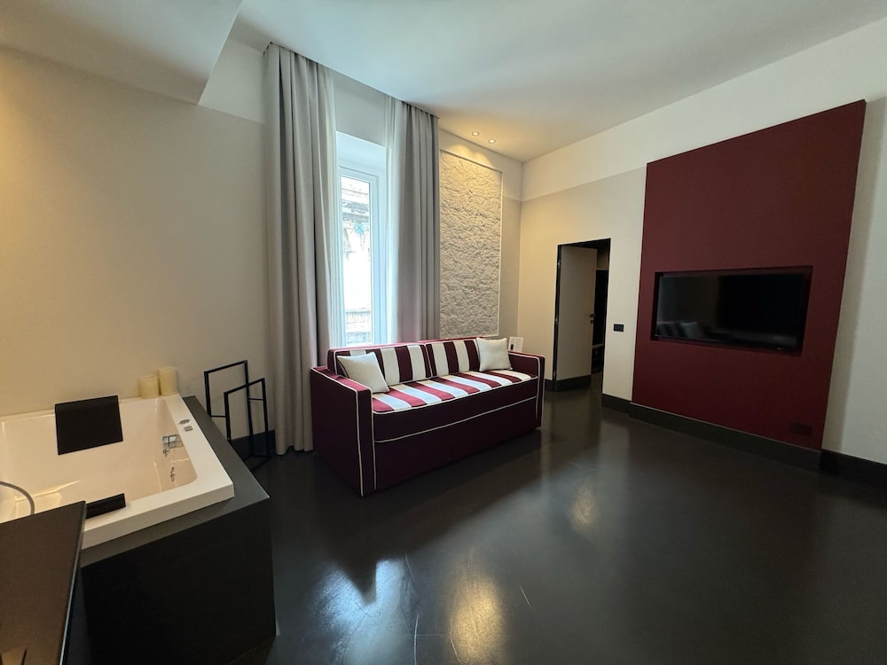 Ad Aram Suites en Naples