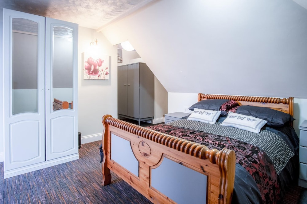 The Penthouse - 1 Bedroom Penthouse - Milford Haven