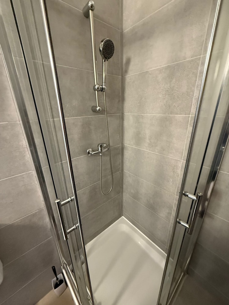 Smart 2BR Apt Close to Westbahnhof