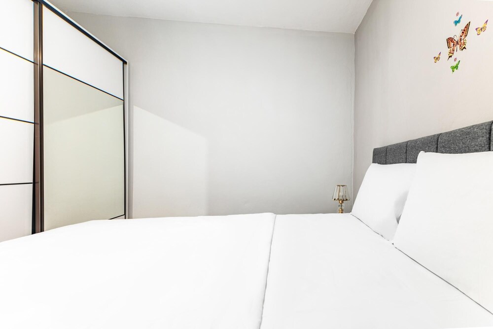 Convenient Flat 5 min to Akasya Mall Near Metro