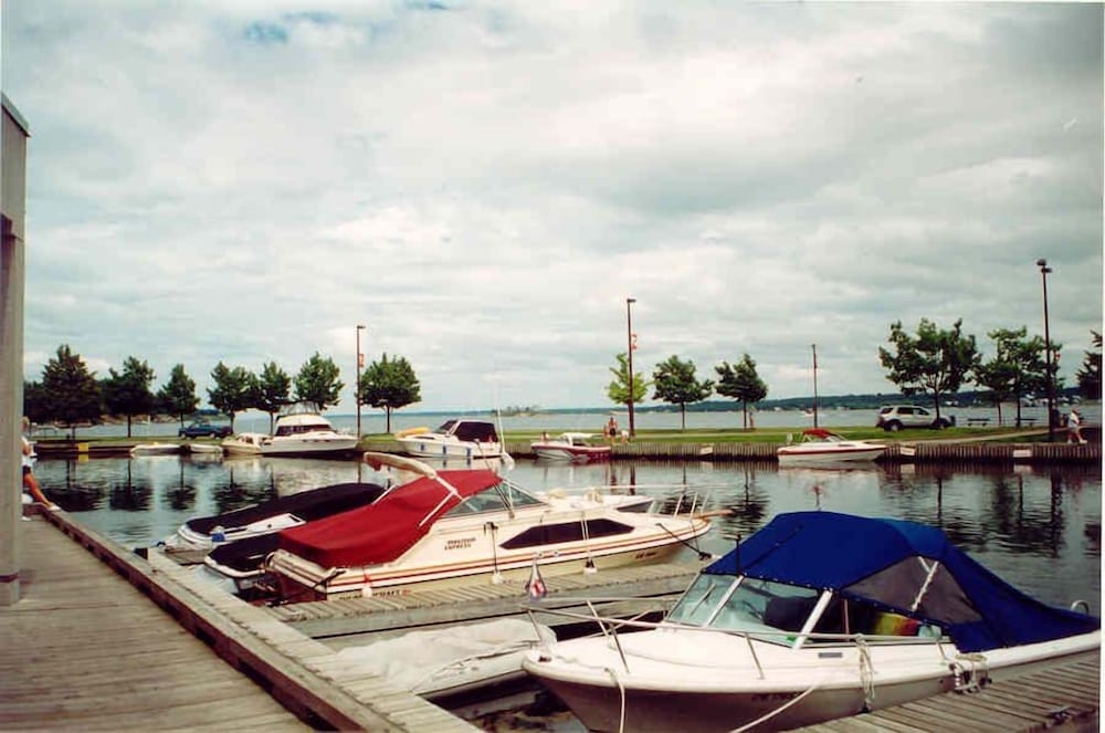 Brockville Vacations - The Noble Suites - Property Image 31