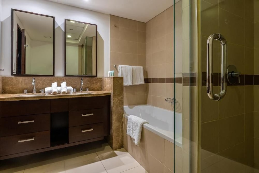 BellaVista-Exuberant-1BR- Fountain Views
