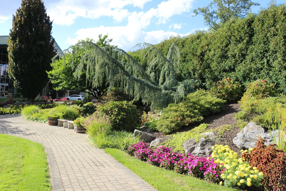 The Lodge at Woodstone Country Club