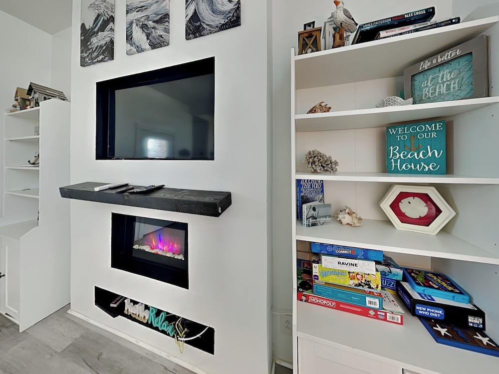 The Wave Cave by Silver Sands Vacation Rentals