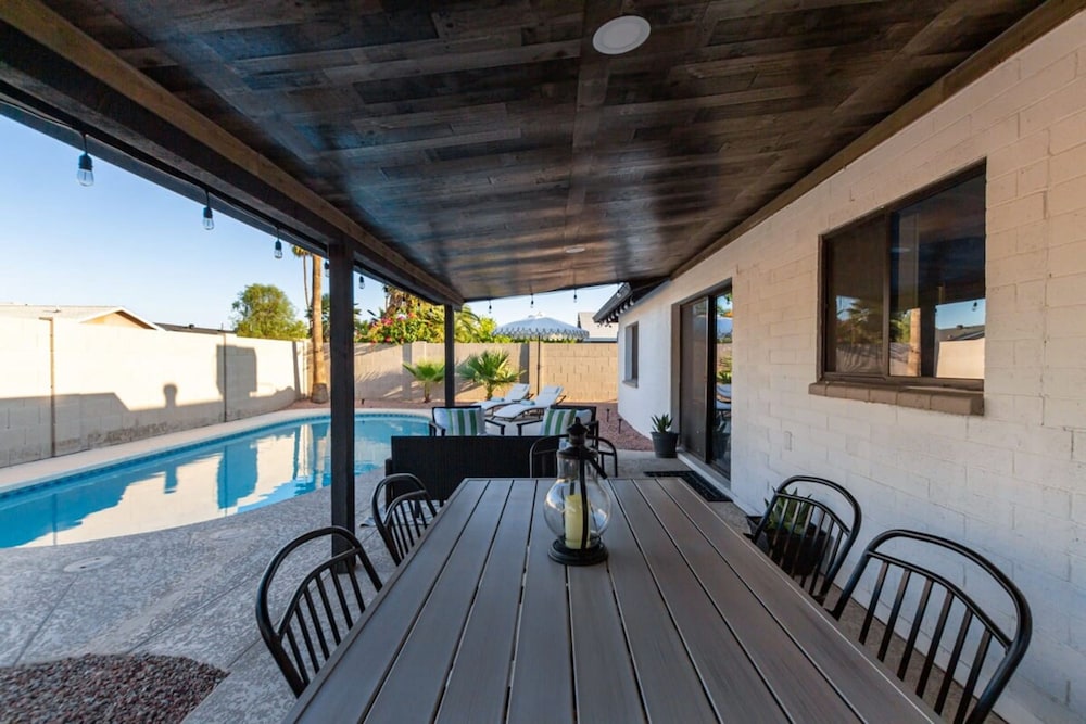 Broadway Palms Private Pool Chef Kitchen Office