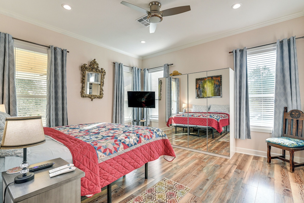 Farm Animals On-site: Needville Ranch Getaway!