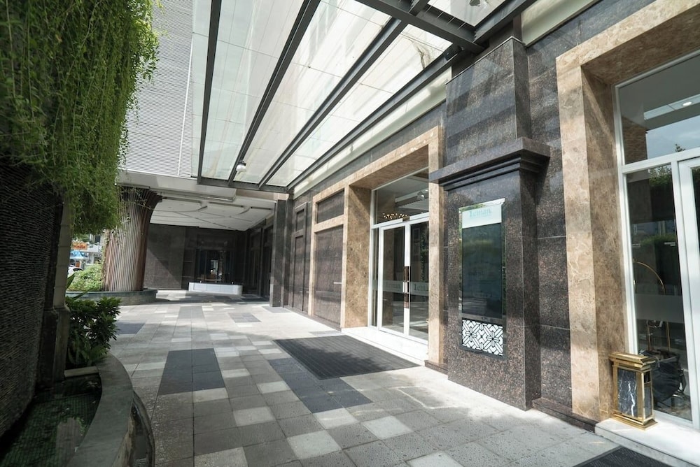 Luxury Condotel Luminous Leman