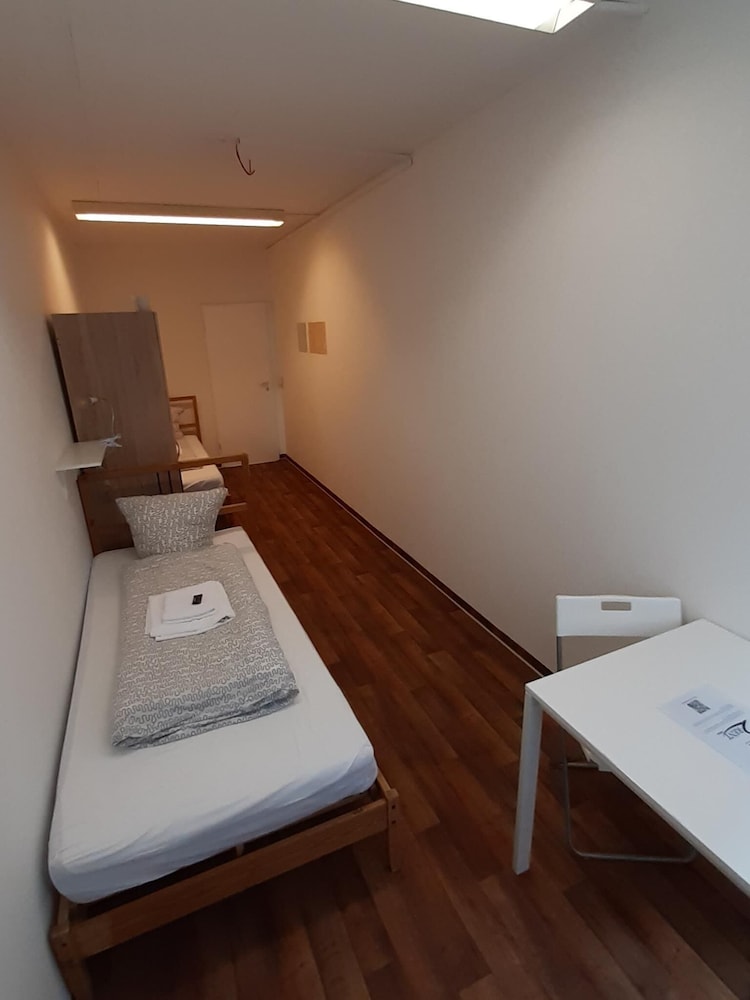 2-Rent Group Hostel Zimmer&Apartments GKP2