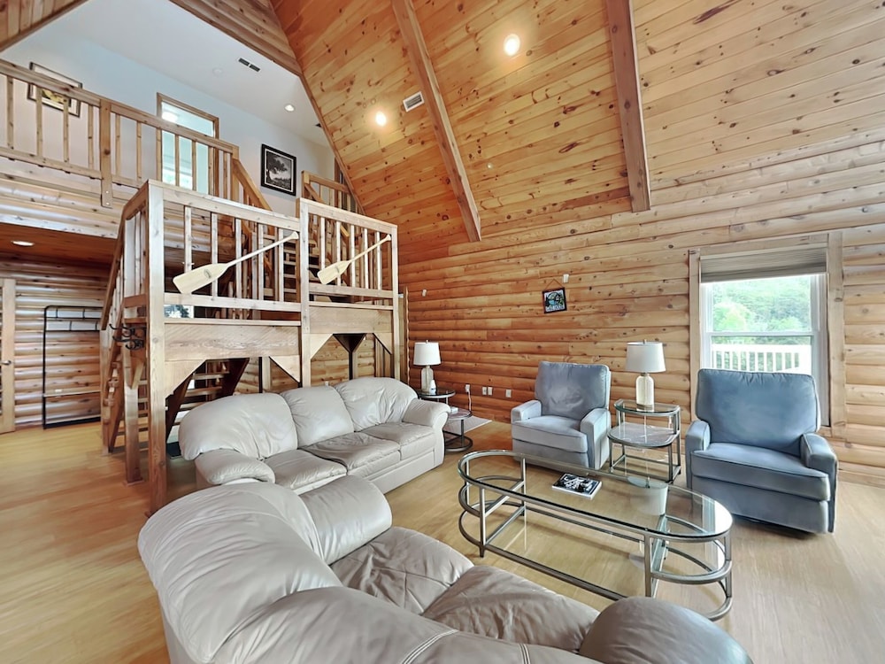 Tranquil Cove by Jackson Mountain Rentals