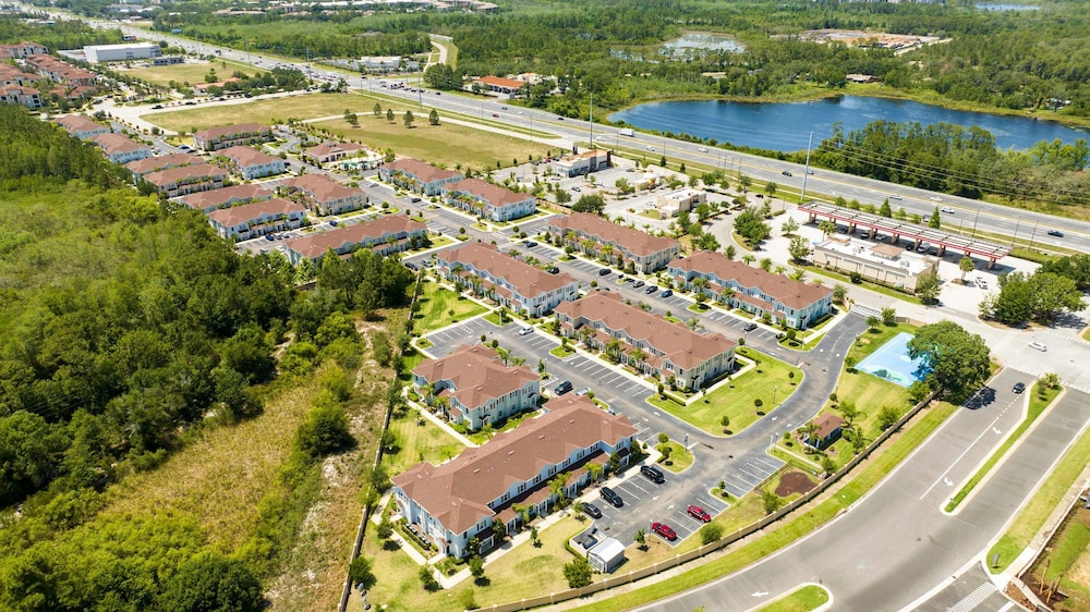 Spacious 4Bd Disney Dream With Resort Access at Lucaya 3210