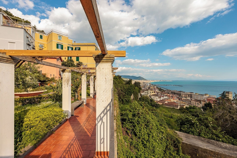 Terrazza Aphrodite by Napoliapartments