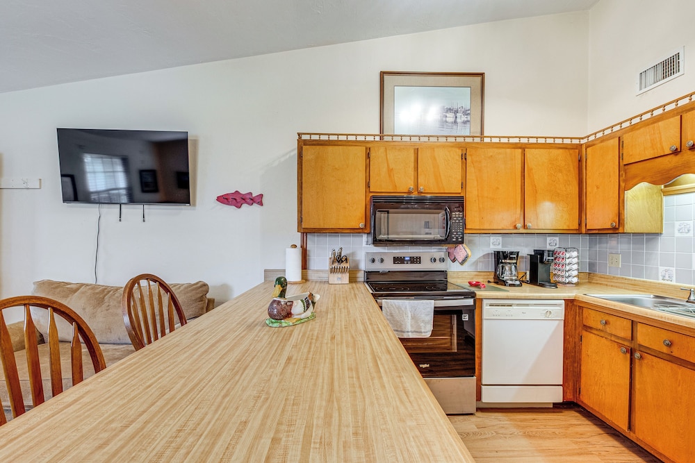 Lake Talquin Townhome at Whippoorwill Lodge!
