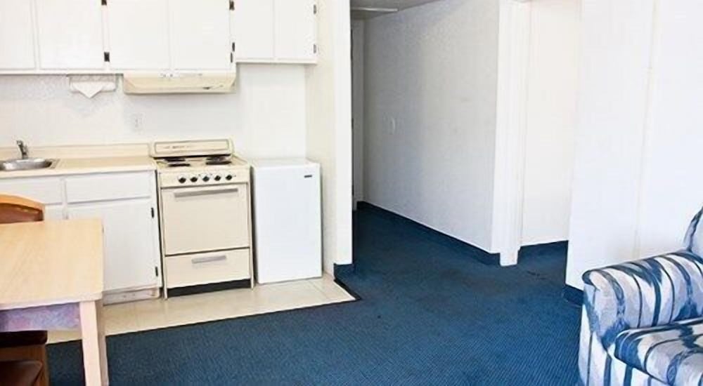 Lake Havasu City Vacations - Travelers Inn - Property Image 10