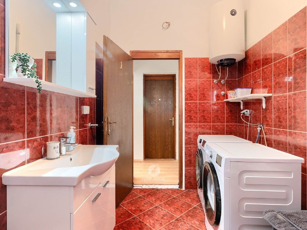 Comfortable House With Private Swimming Pool
