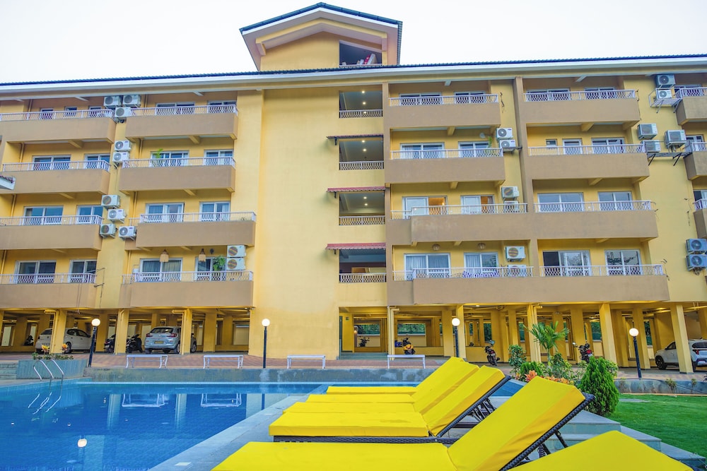 Alaya Stays Veera Serina 3 BHK with Pool