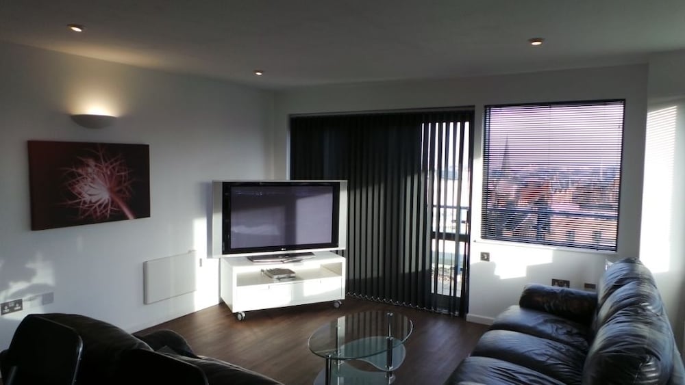 City Crash Pad - West Street Apartments