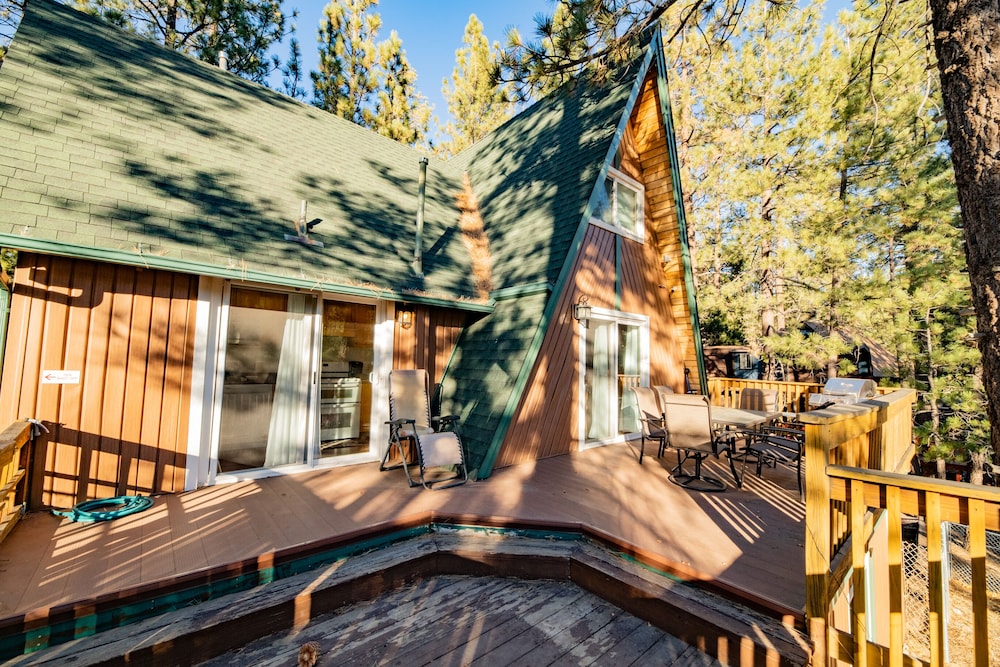 Lucky Bear Lodge